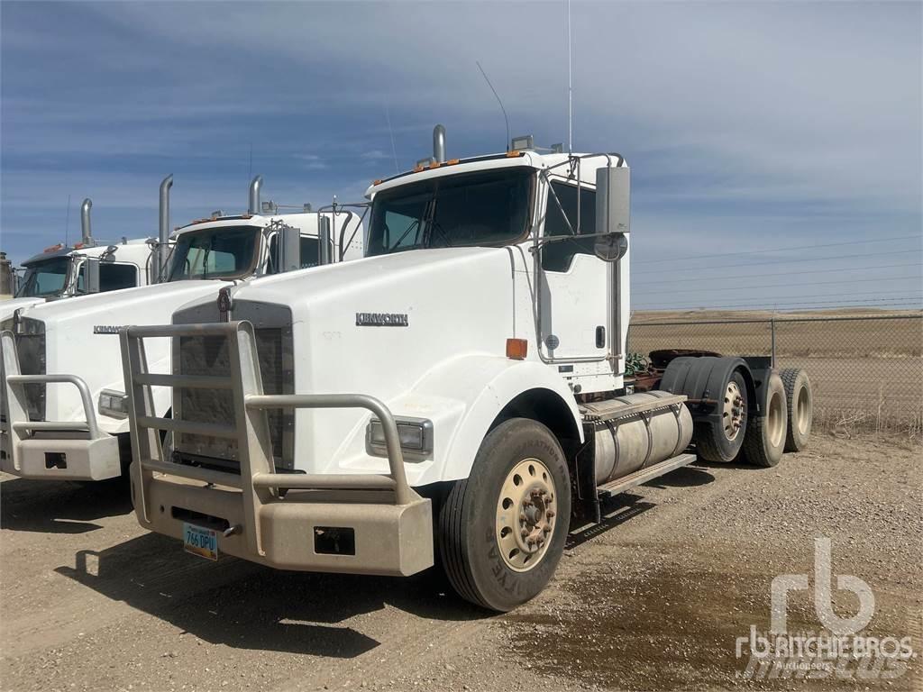 Kenworth T800 Conventional Trucks / Tractor Trucks