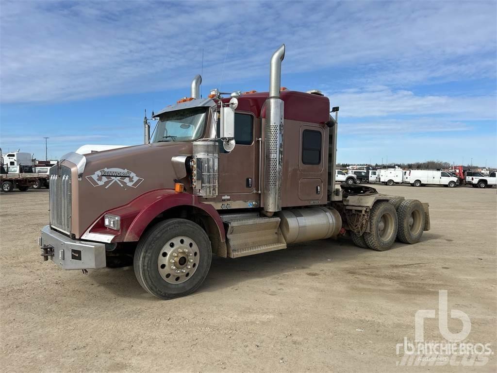 Kenworth T800 Conventional Trucks / Tractor Trucks