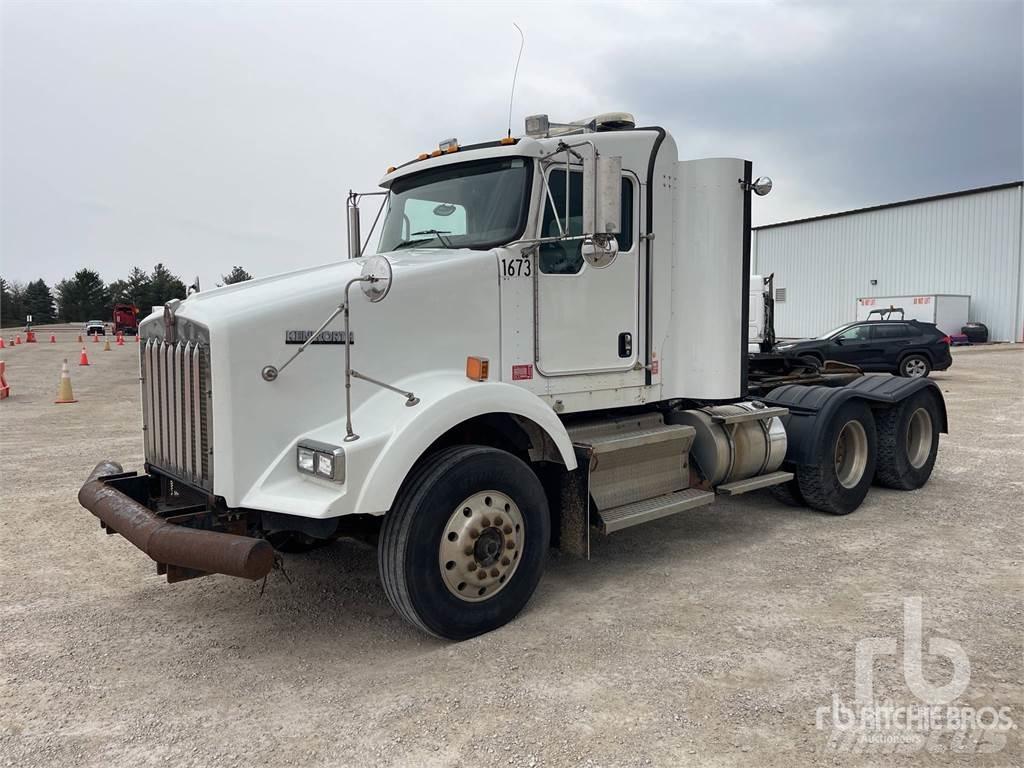 Kenworth T800 Conventional Trucks / Tractor Trucks