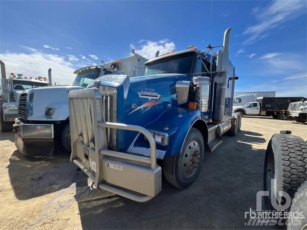 Kenworth T800 Conventional Trucks / Tractor Trucks