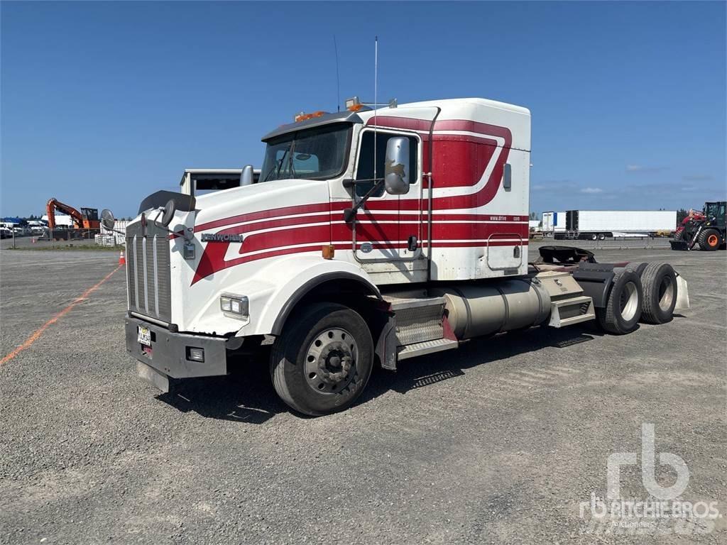 Kenworth T800 Conventional Trucks / Tractor Trucks