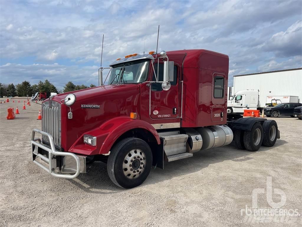 Kenworth T800 Conventional Trucks / Tractor Trucks