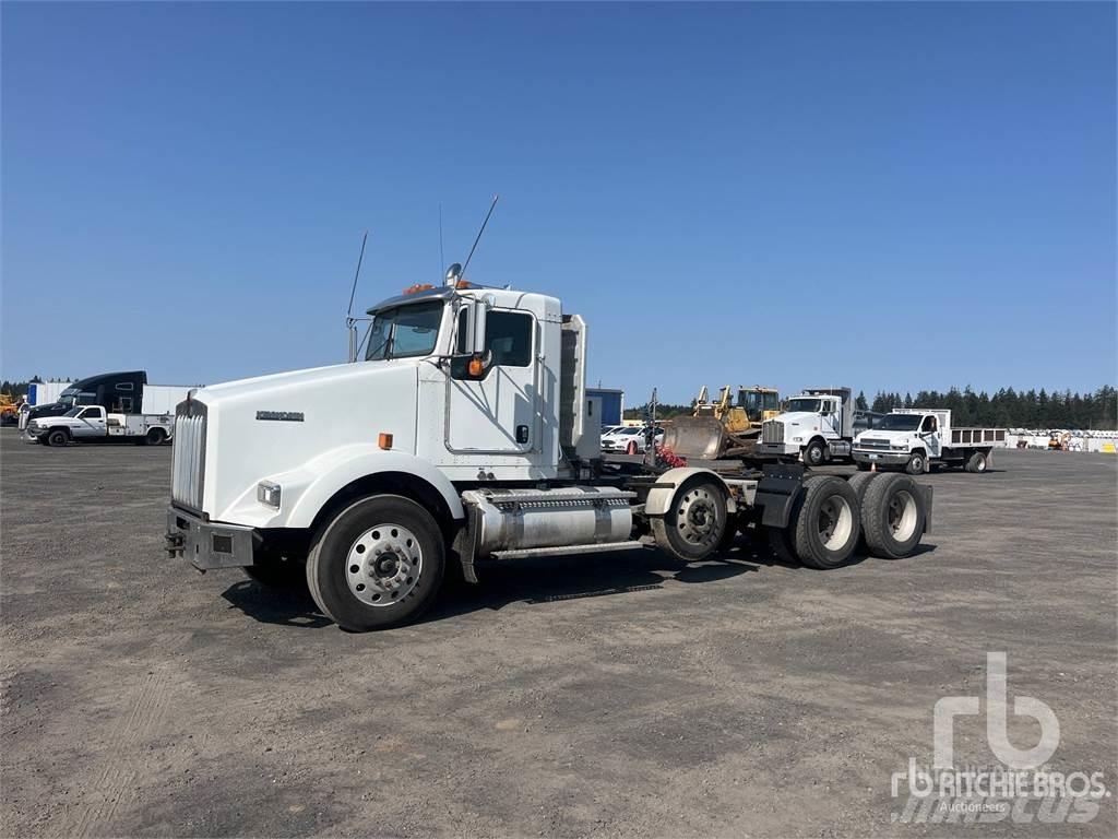 Kenworth T800 Conventional Trucks / Tractor Trucks