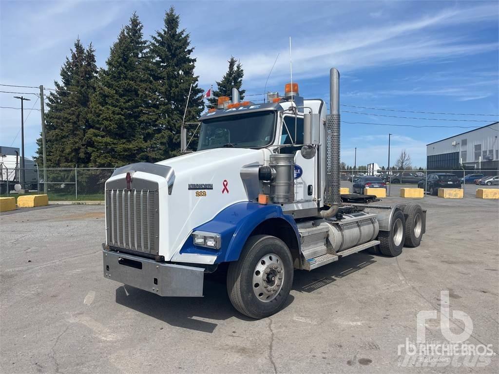 Kenworth T800 Conventional Trucks / Tractor Trucks