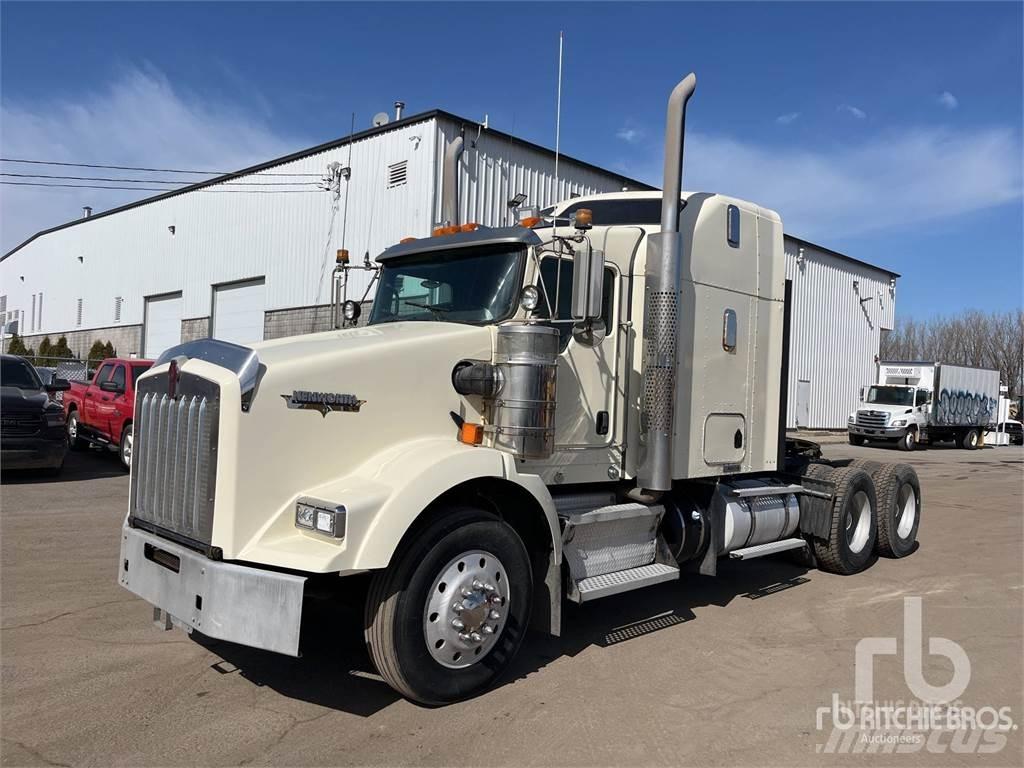 Kenworth T800 Conventional Trucks / Tractor Trucks