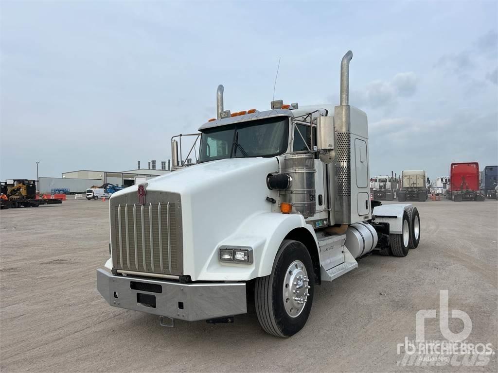 Kenworth T800 Conventional Trucks / Tractor Trucks