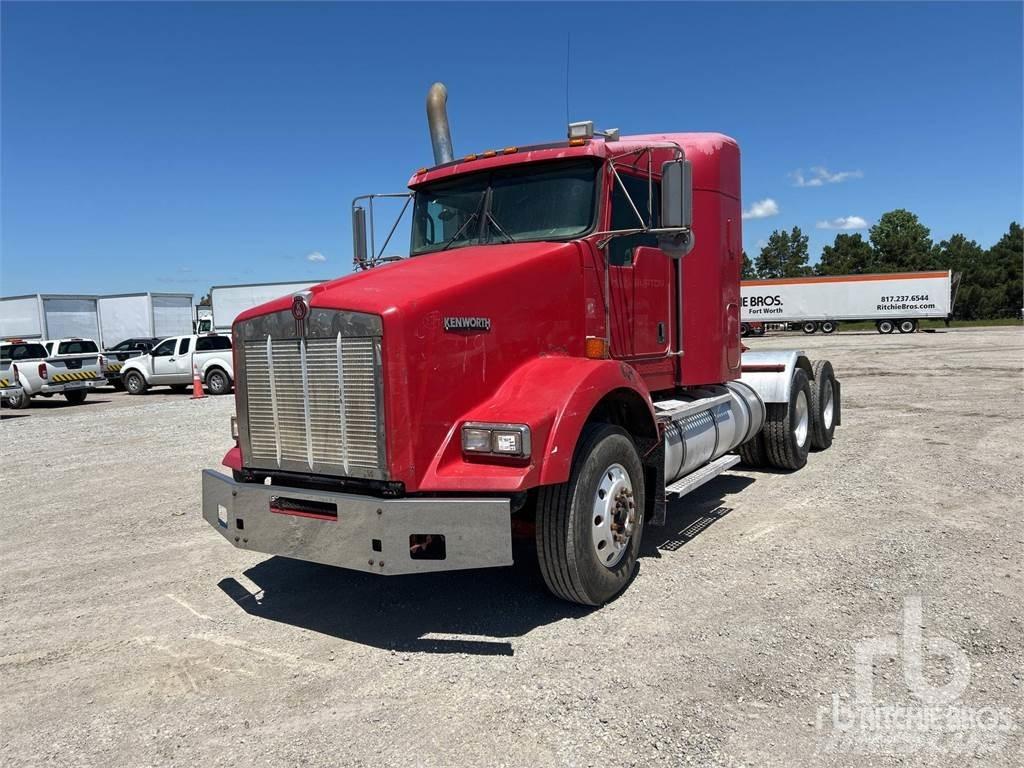 Kenworth T800 Conventional Trucks / Tractor Trucks