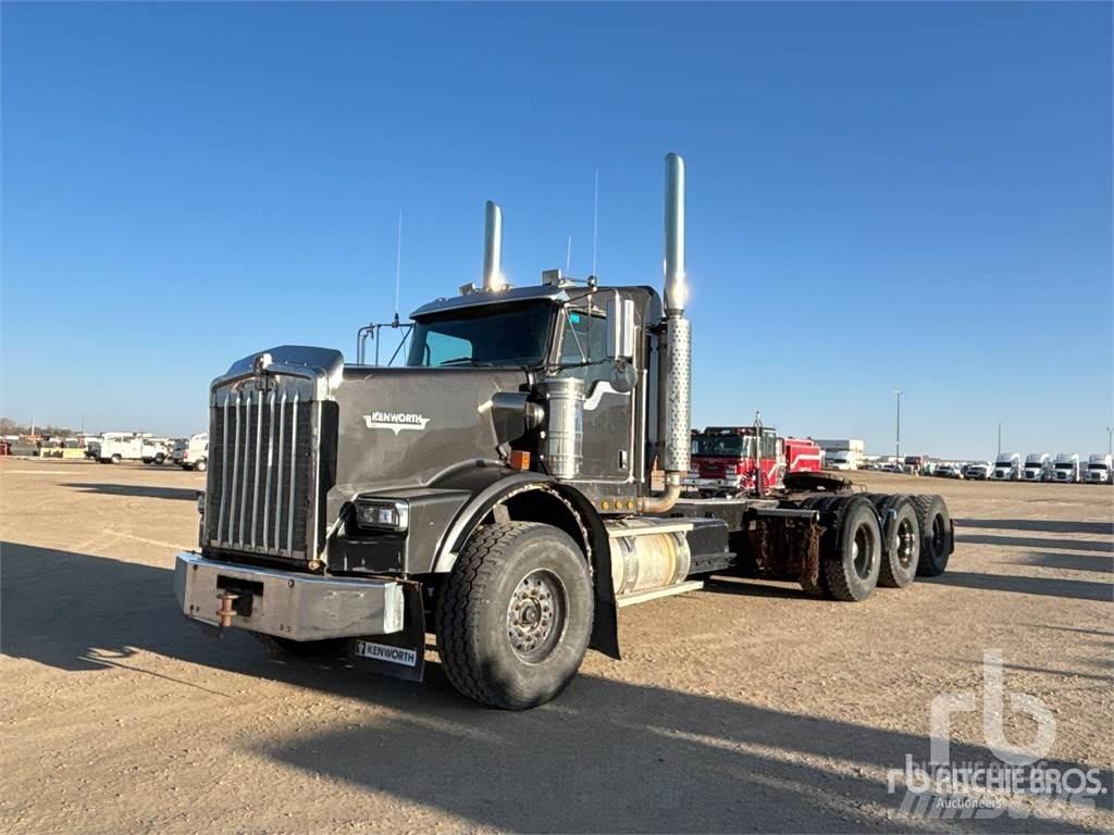 Kenworth T800 Conventional Trucks / Tractor Trucks