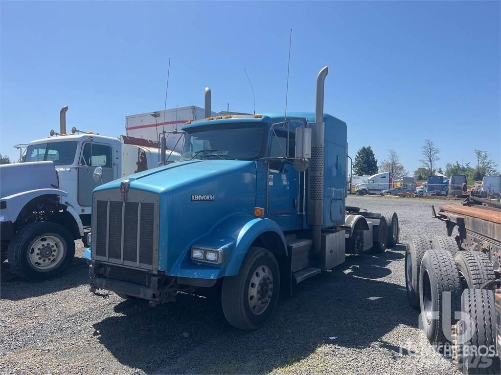Kenworth T800 Conventional Trucks / Tractor Trucks