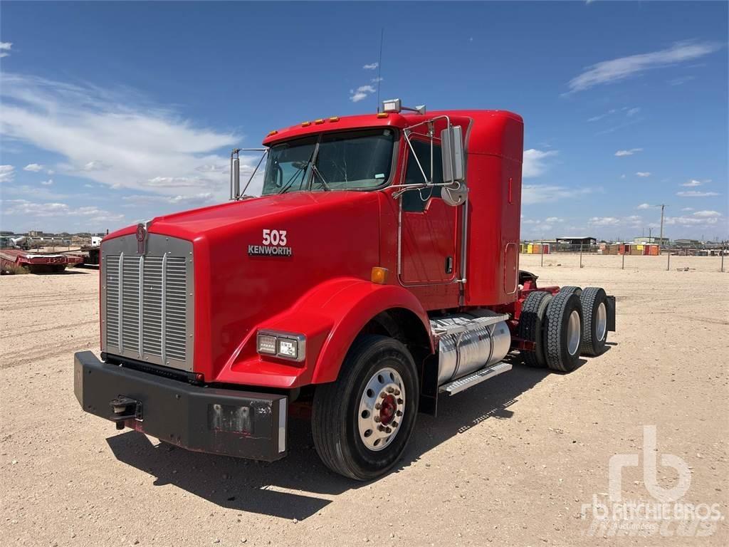 Kenworth T800 Conventional Trucks / Tractor Trucks