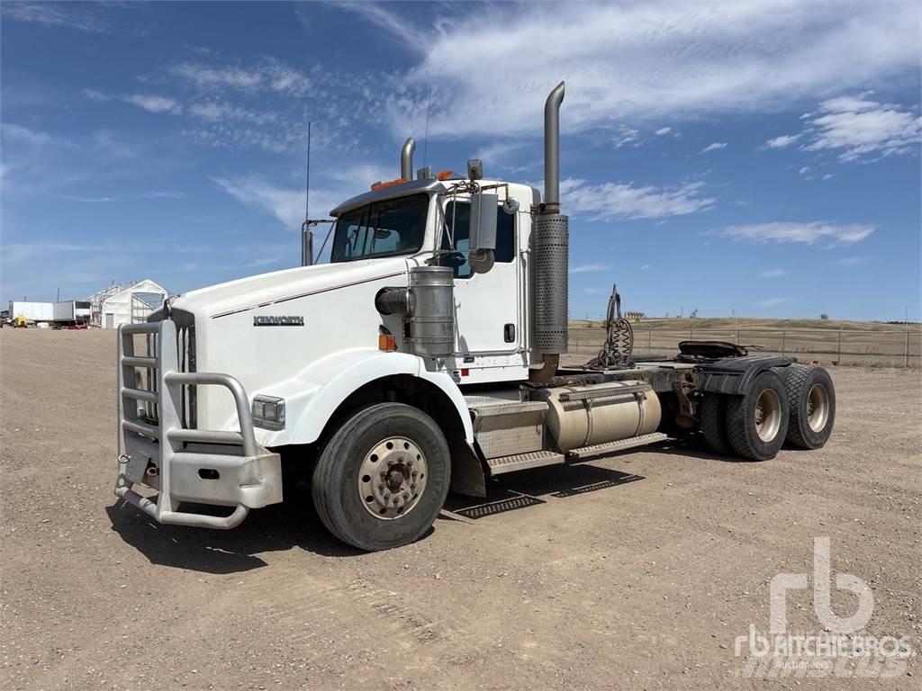 Kenworth T800 Conventional Trucks / Tractor Trucks