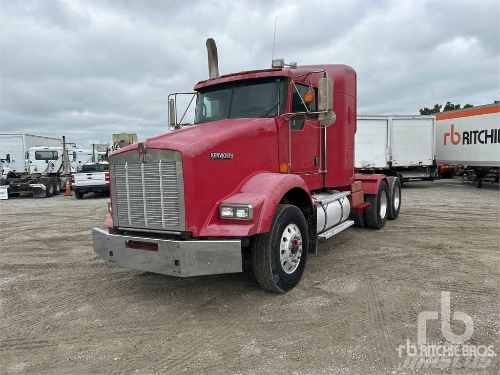 Kenworth T800 Conventional Trucks / Tractor Trucks