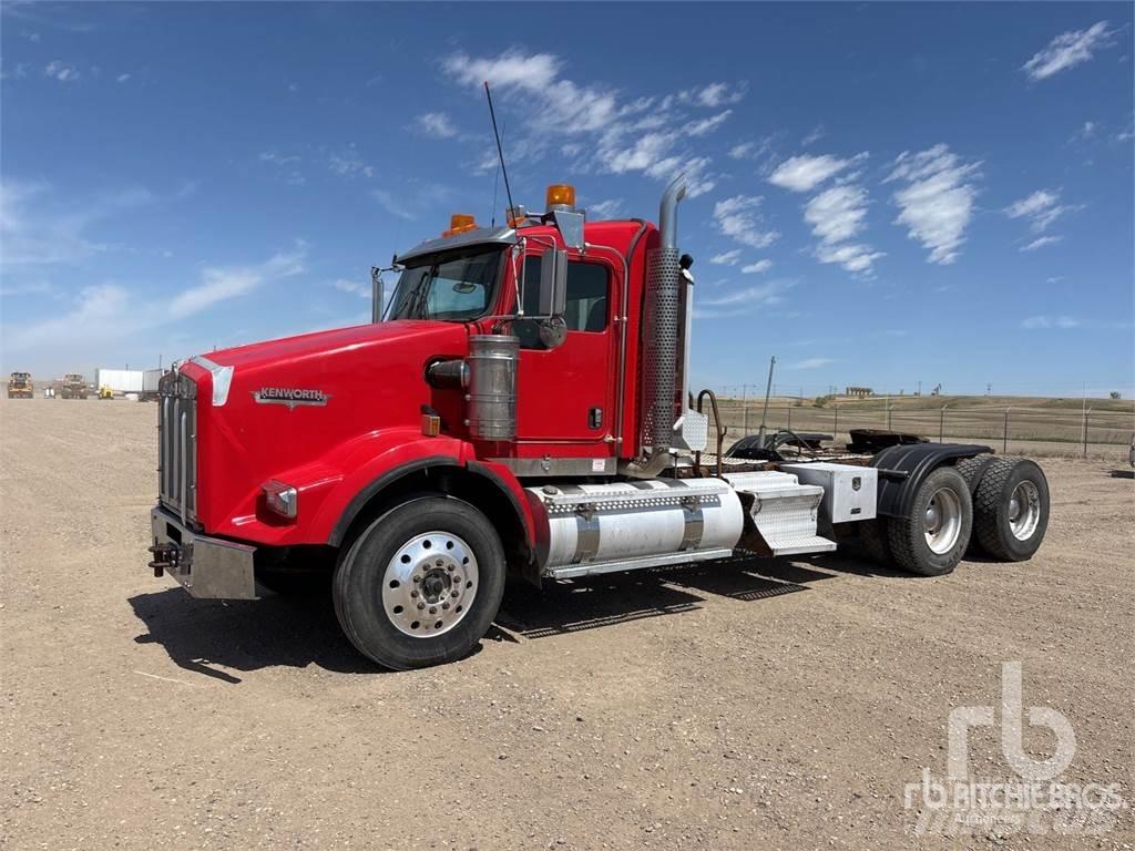 Kenworth T800 Conventional Trucks / Tractor Trucks