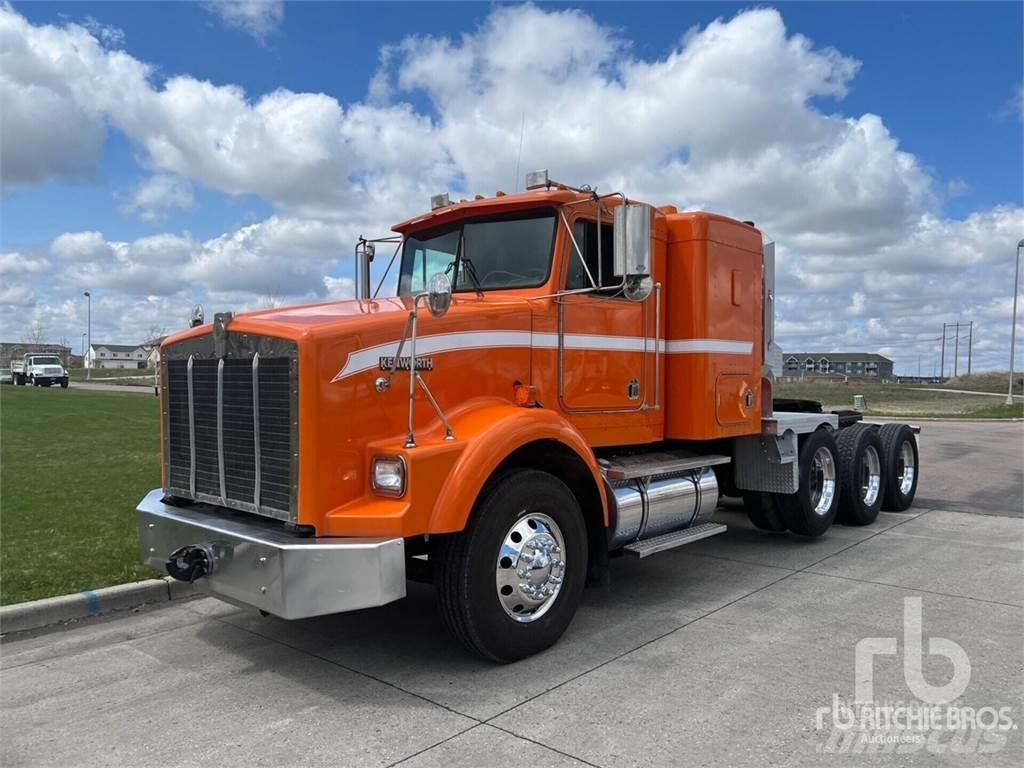 Kenworth T800 Conventional Trucks / Tractor Trucks