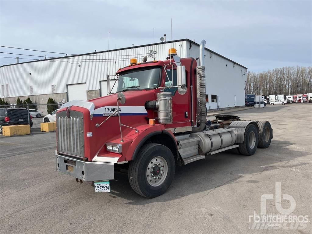 Kenworth T800 Conventional Trucks / Tractor Trucks
