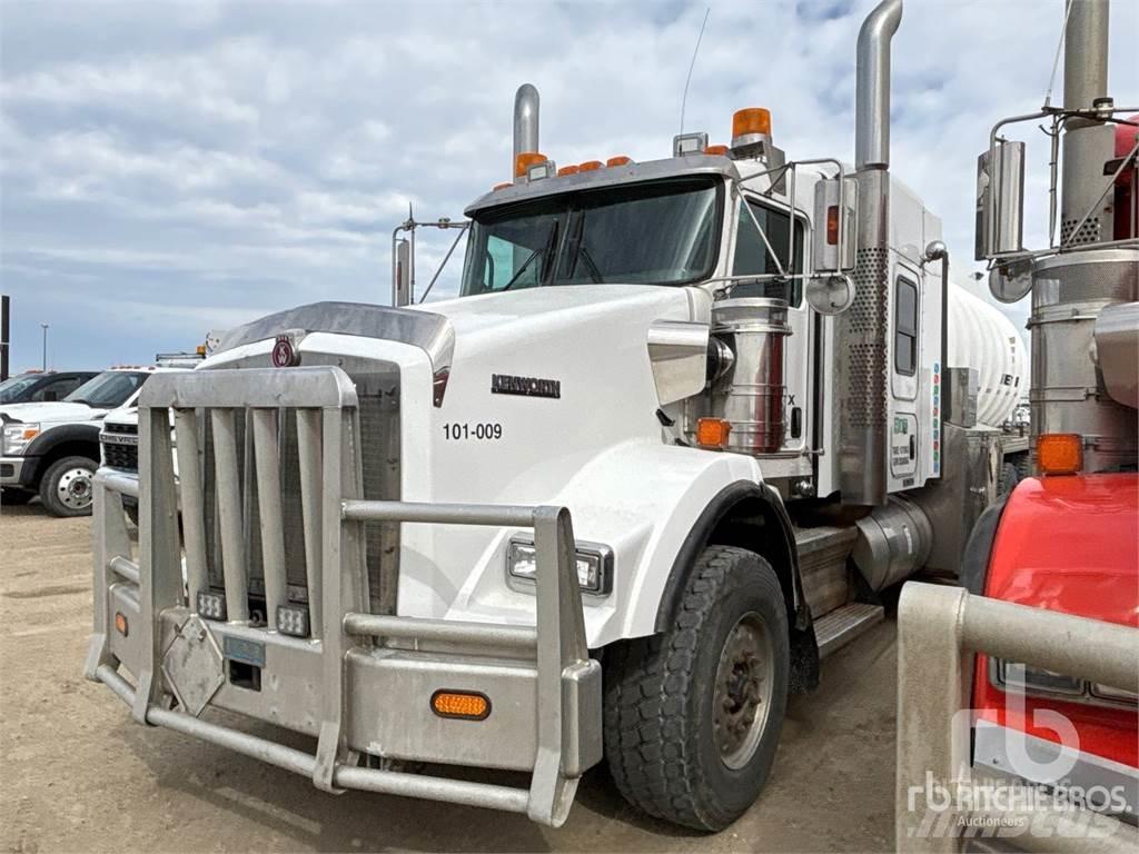 Kenworth T800 Tank Trucks