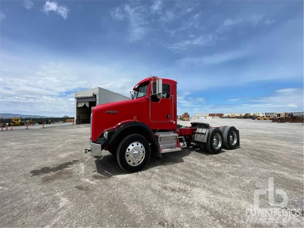Kenworth T800 Conventional Trucks / Tractor Trucks