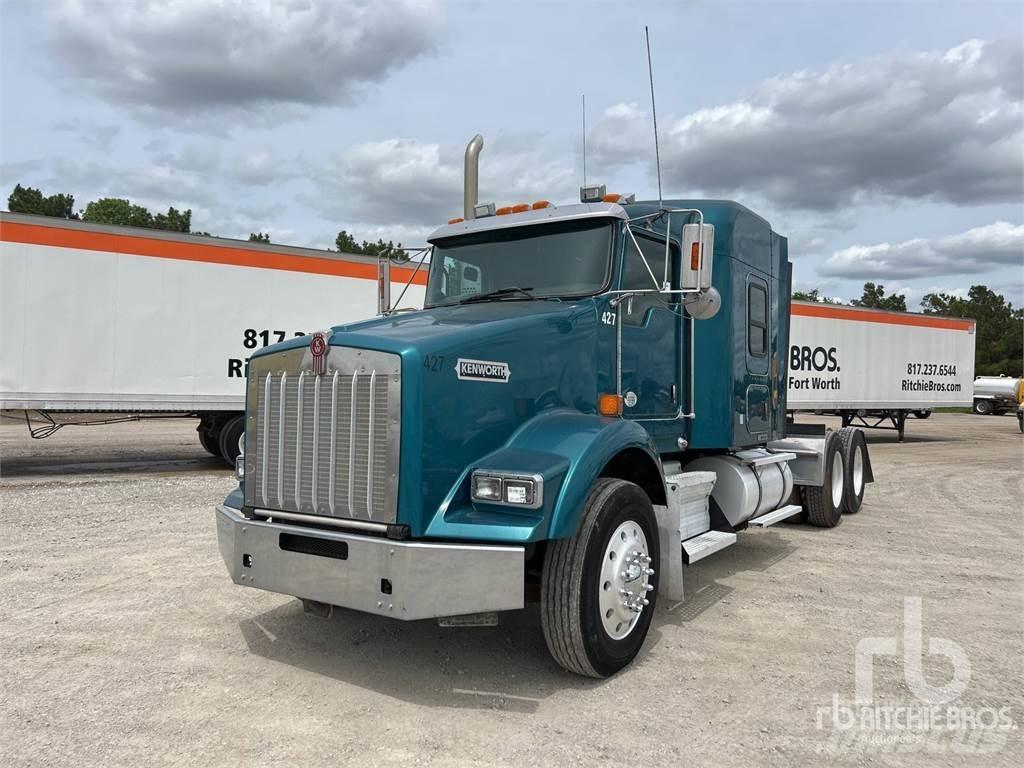 Kenworth T800 Conventional Trucks / Tractor Trucks