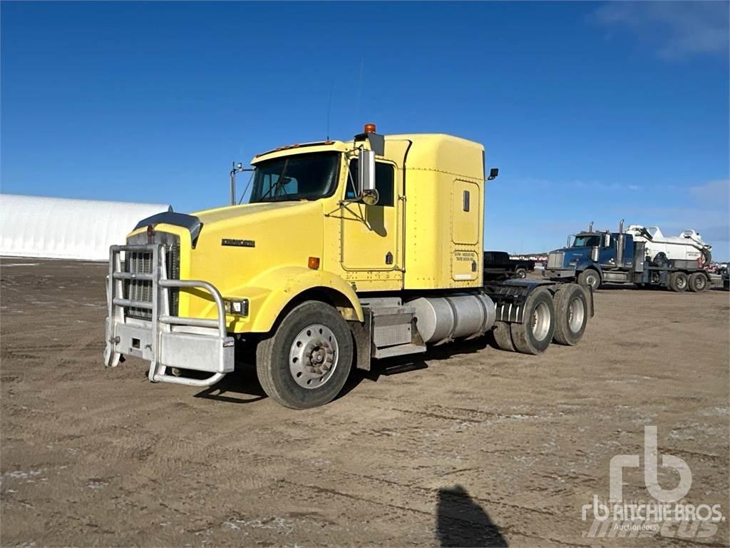 Kenworth T800B Conventional Trucks / Tractor Trucks