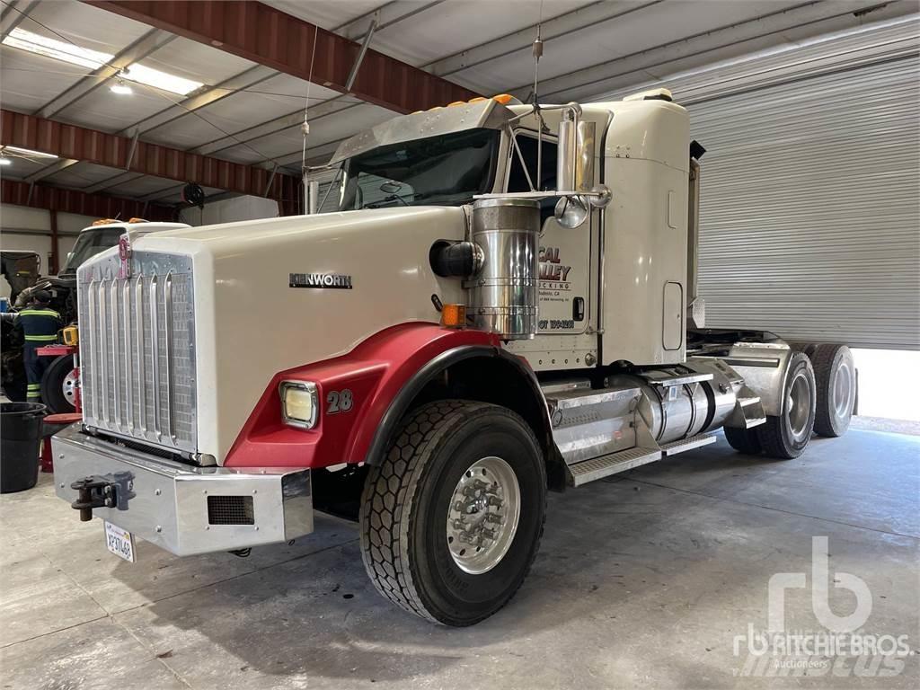 Kenworth T800B Conventional Trucks / Tractor Trucks