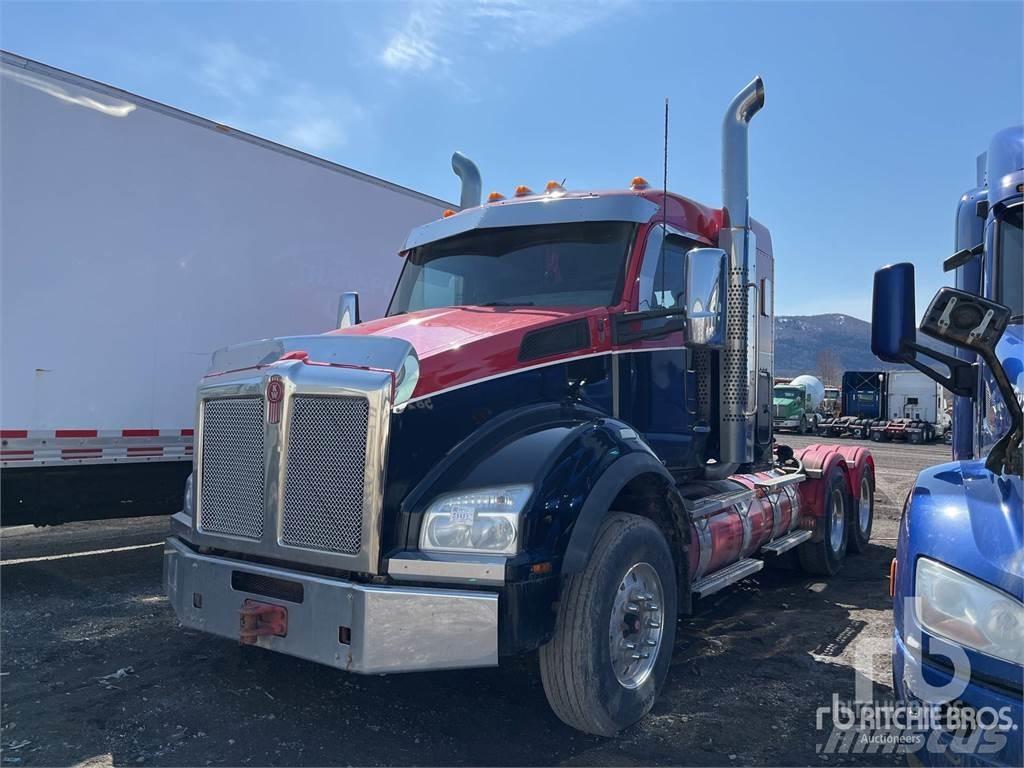 Kenworth T880 Conventional Trucks / Tractor Trucks