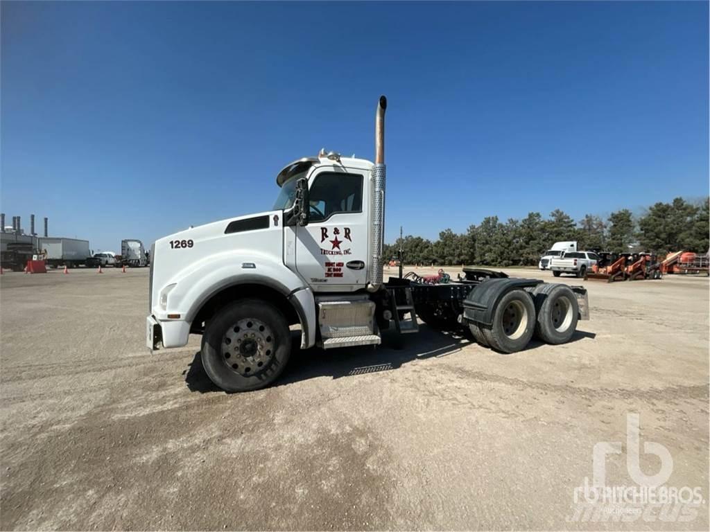 Kenworth T880 Conventional Trucks / Tractor Trucks