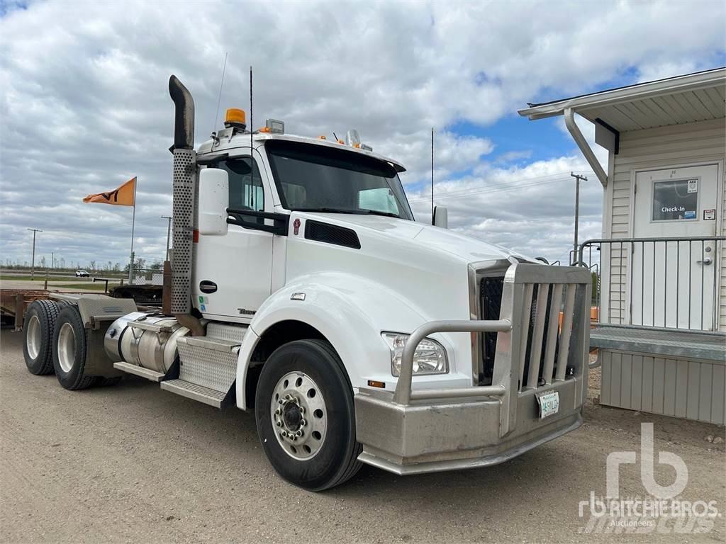Kenworth T880 Conventional Trucks / Tractor Trucks