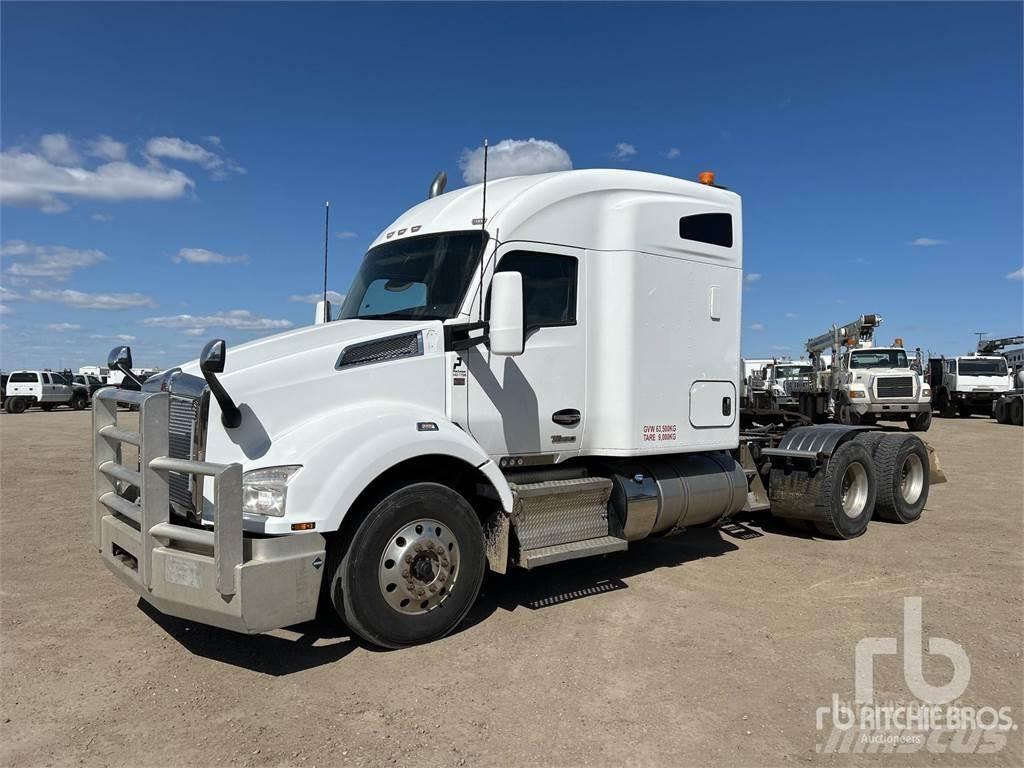 Kenworth T880 Conventional Trucks / Tractor Trucks