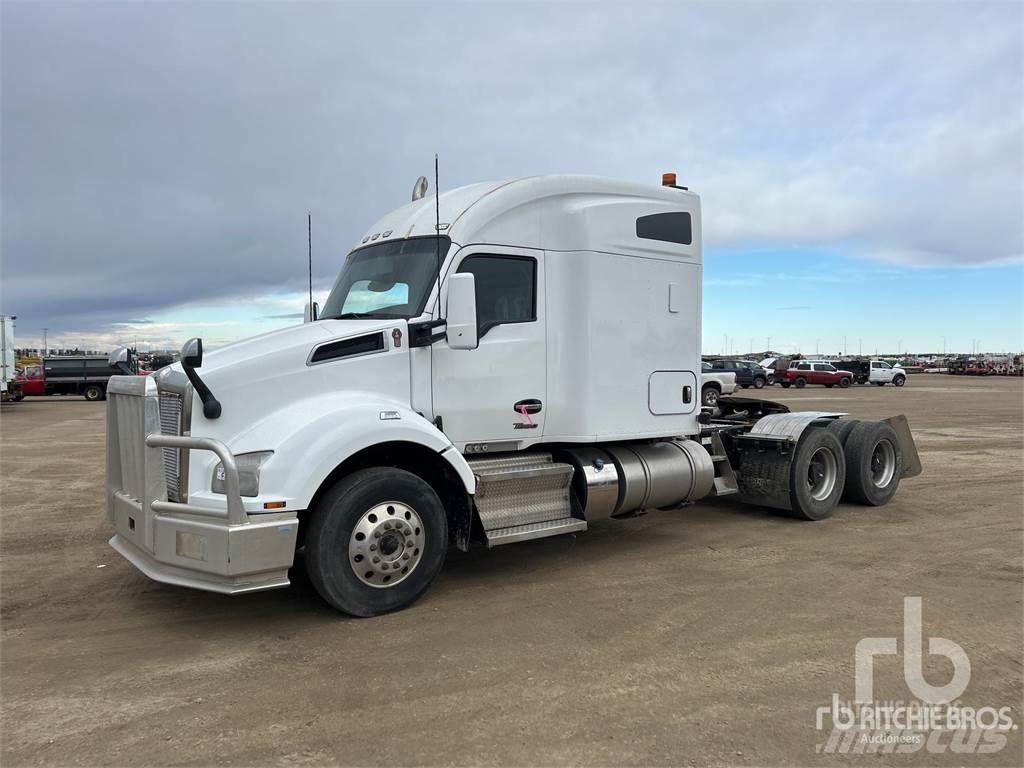 Kenworth T880 Conventional Trucks / Tractor Trucks