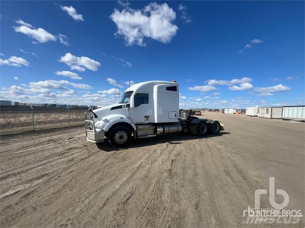 Kenworth T880 Conventional Trucks / Tractor Trucks