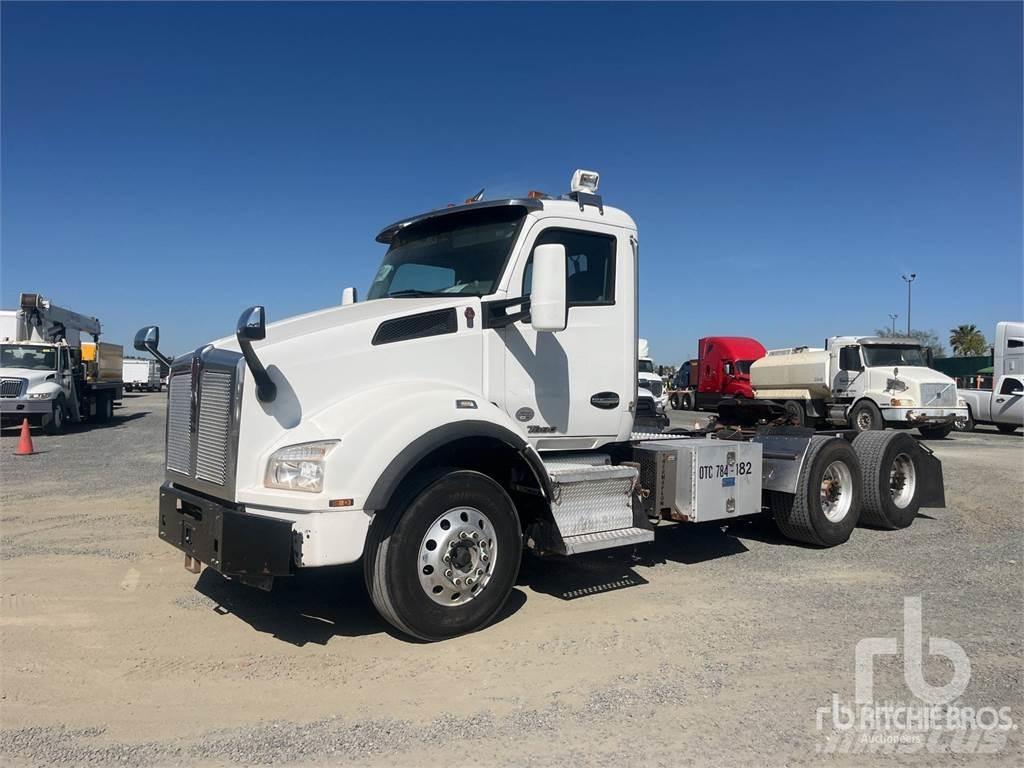 Kenworth T880 Conventional Trucks / Tractor Trucks
