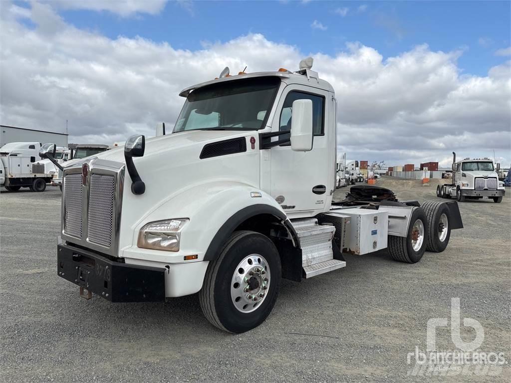 Kenworth T880 Conventional Trucks / Tractor Trucks