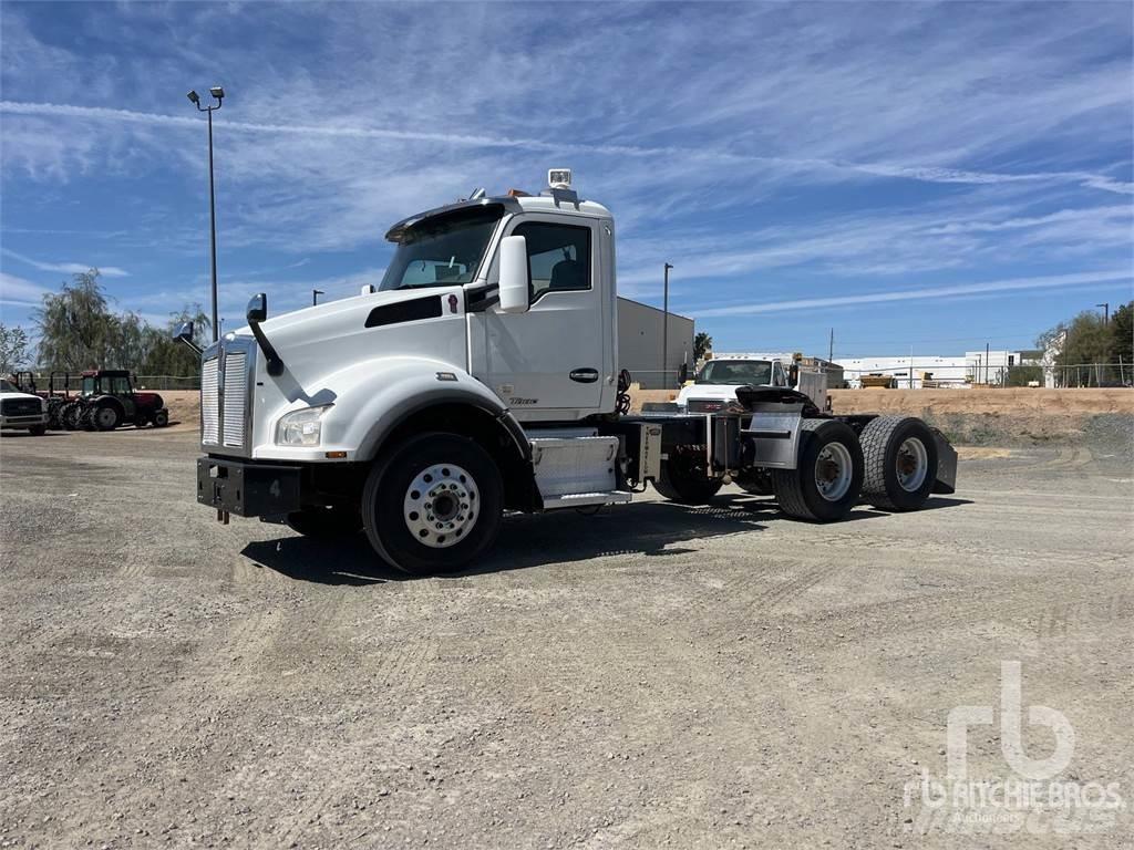 Kenworth T880 Conventional Trucks / Tractor Trucks