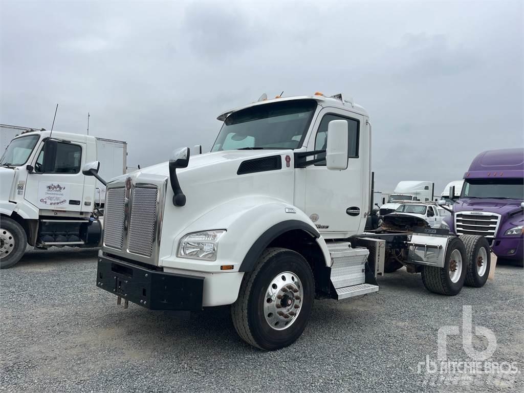 Kenworth T880 Conventional Trucks / Tractor Trucks