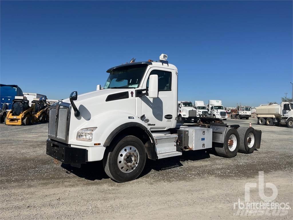 Kenworth T880 Conventional Trucks / Tractor Trucks