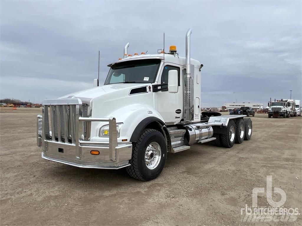 Kenworth T880 Conventional Trucks / Tractor Trucks