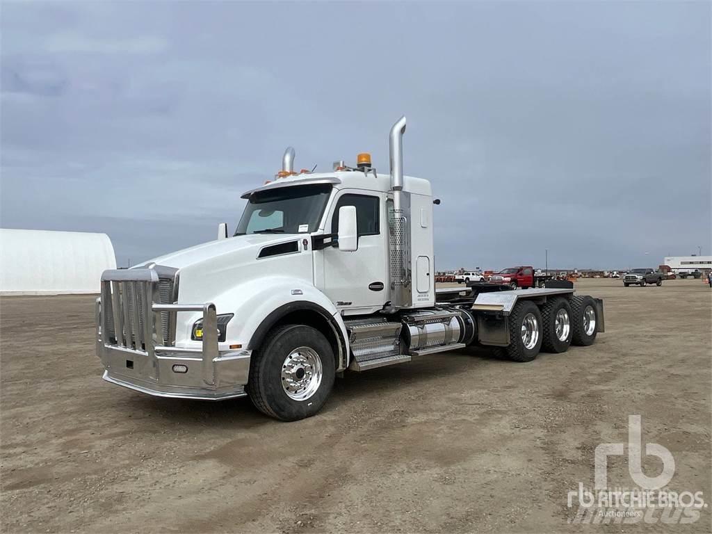 Kenworth T880 Conventional Trucks / Tractor Trucks
