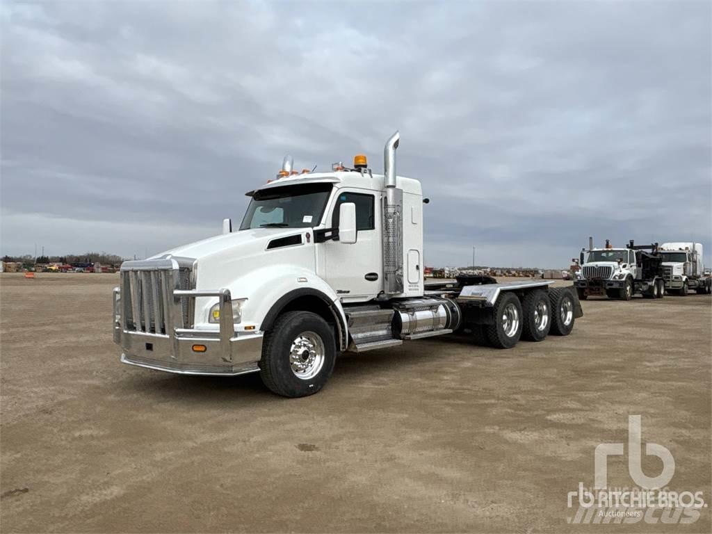 Kenworth T880 Conventional Trucks / Tractor Trucks