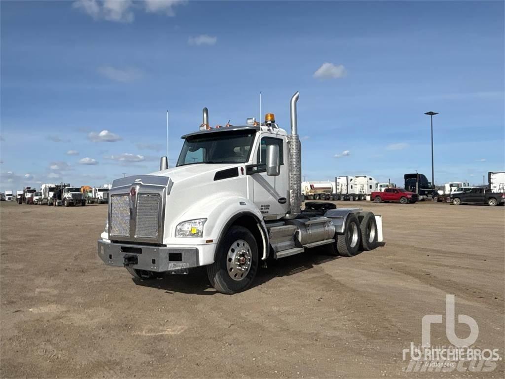 Kenworth T880 Conventional Trucks / Tractor Trucks