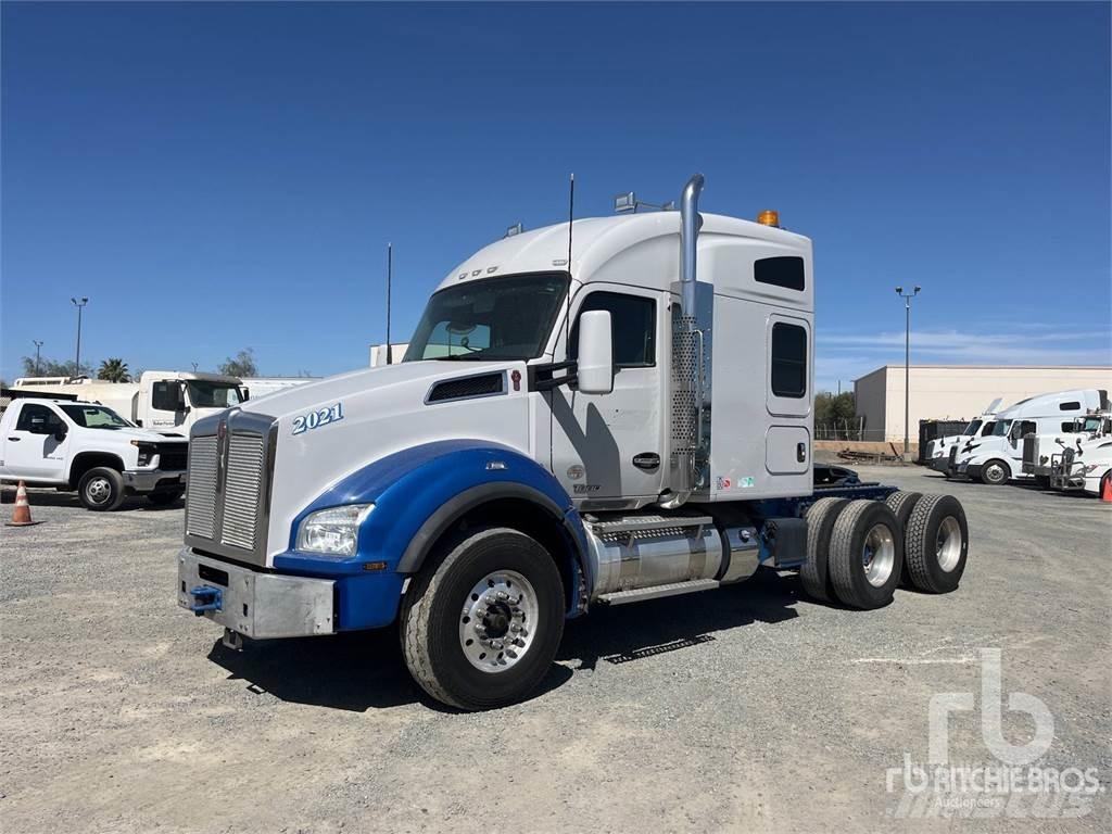 Kenworth T880 Conventional Trucks / Tractor Trucks