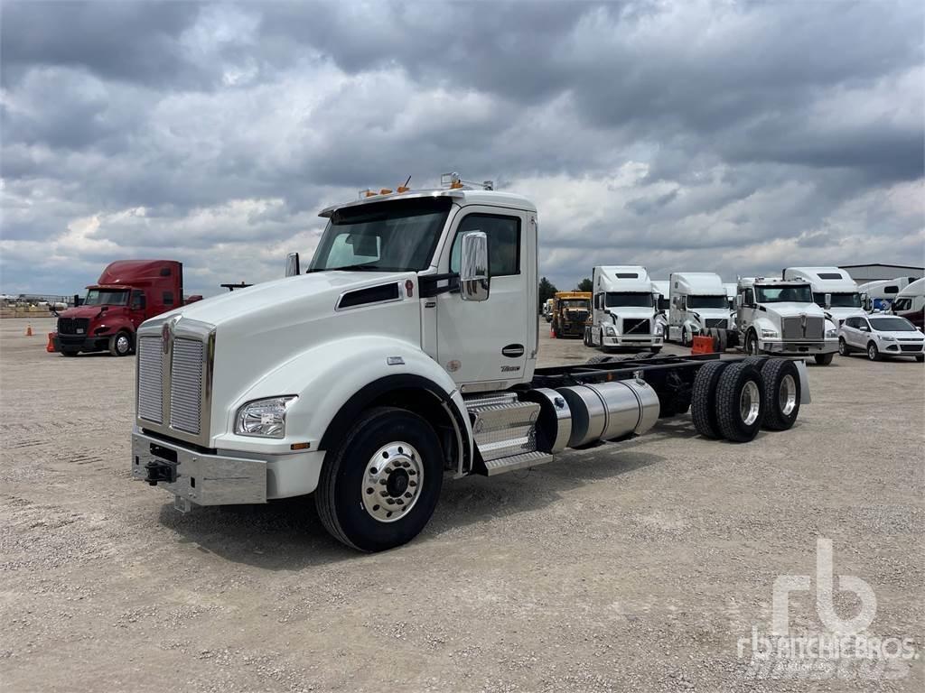 Kenworth T880 Cab & Chassis Trucks