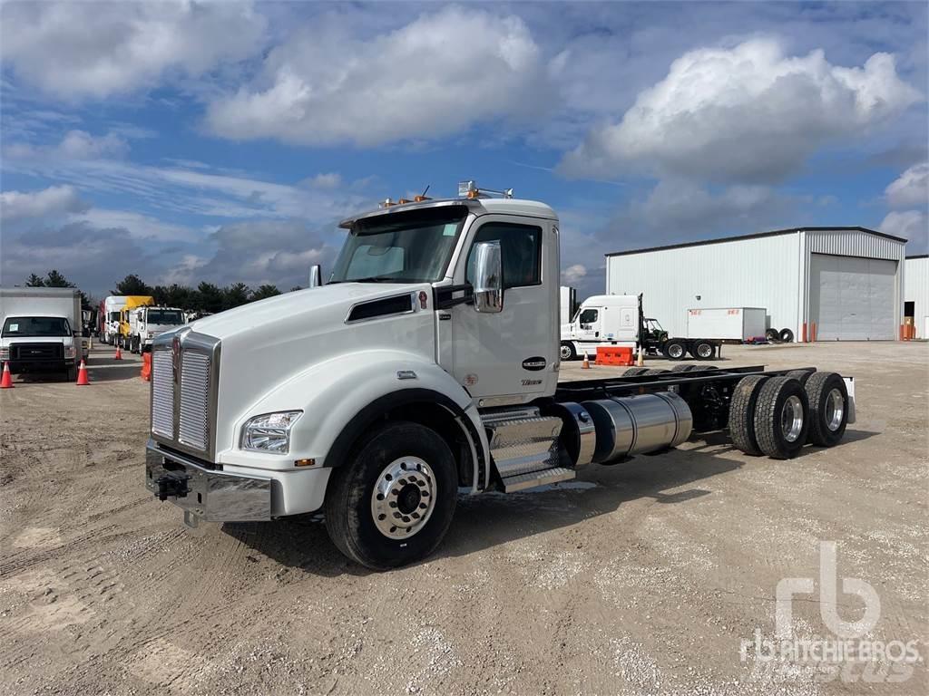 Kenworth T880 Cab & Chassis Trucks