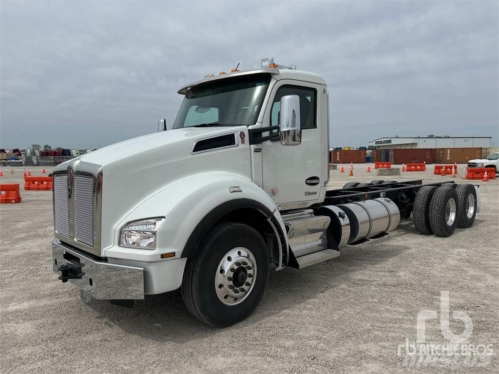 Kenworth T880 Cab & Chassis Trucks