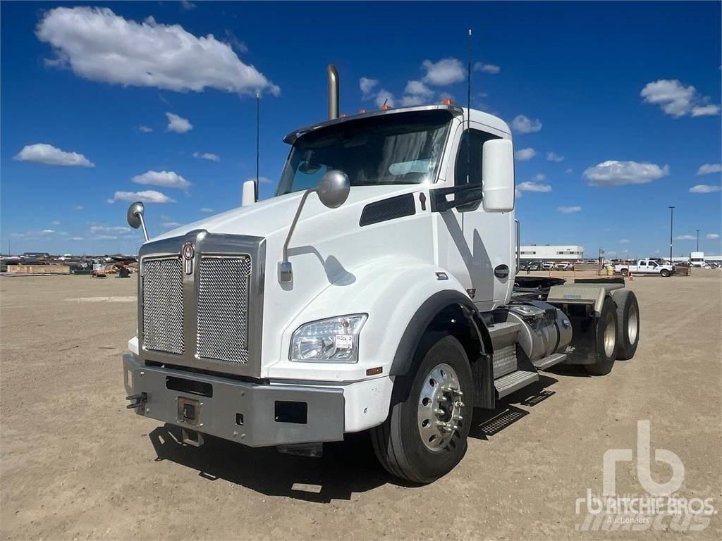 Kenworth T880 Conventional Trucks / Tractor Trucks