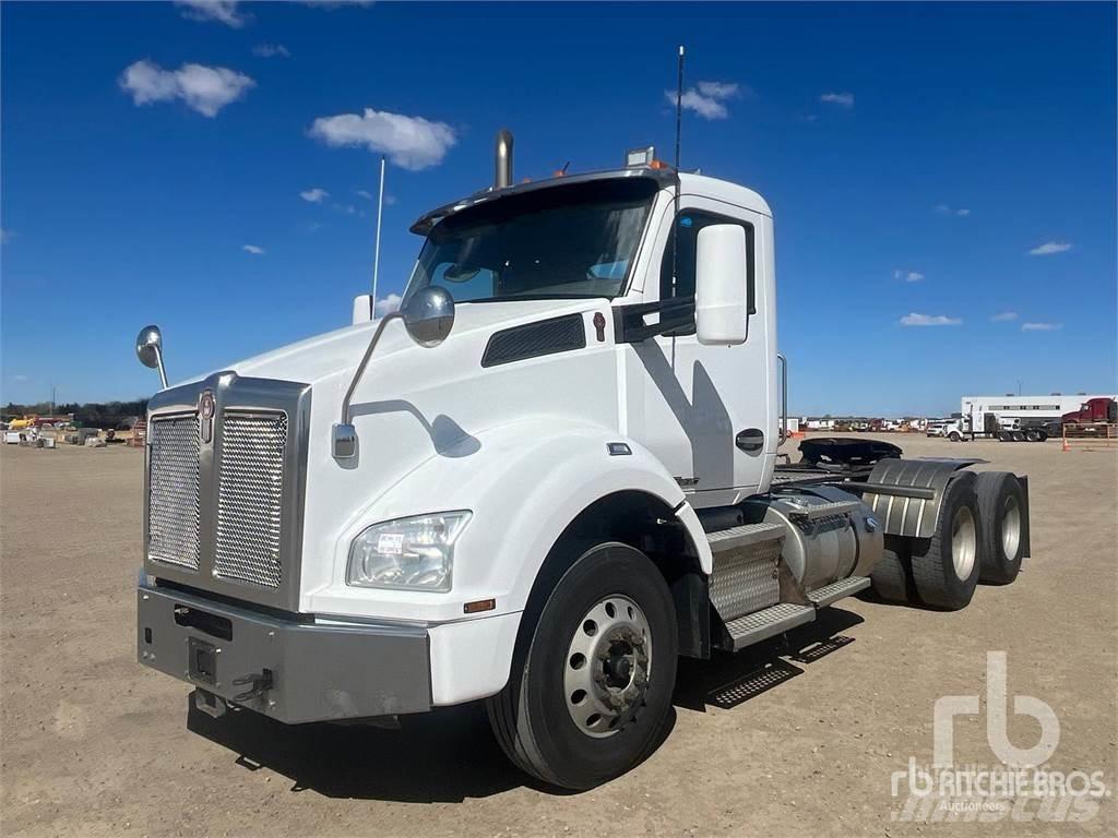 Kenworth T880 Conventional Trucks / Tractor Trucks