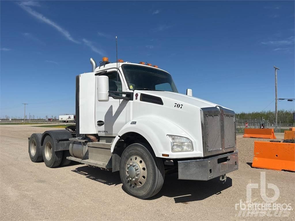 Kenworth T880 Conventional Trucks / Tractor Trucks