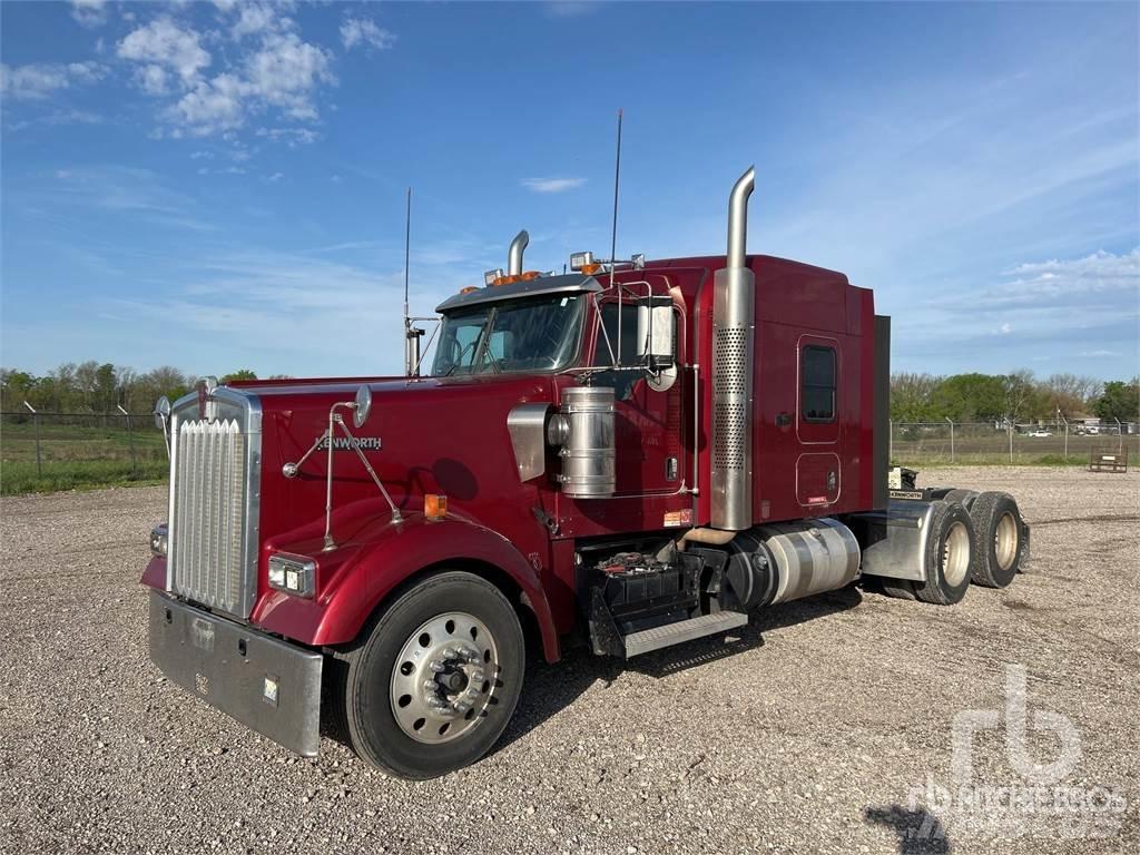 Kenworth W900 Conventional Trucks / Tractor Trucks