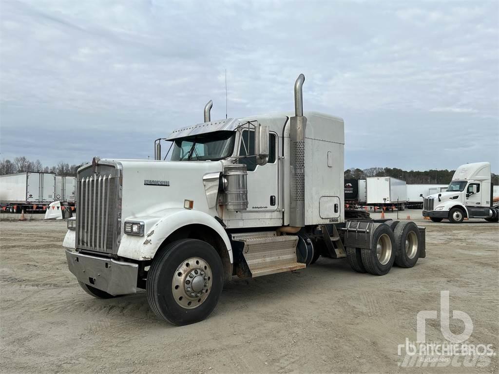 Kenworth W900 Conventional Trucks / Tractor Trucks