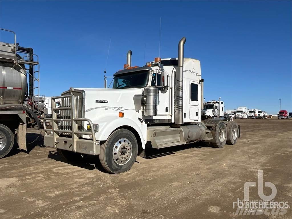 Kenworth W900 Conventional Trucks / Tractor Trucks