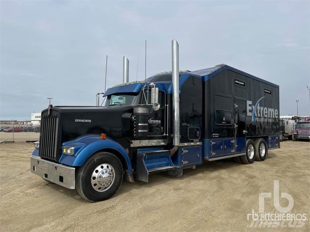 Kenworth W900 Work Trucks / Municipal